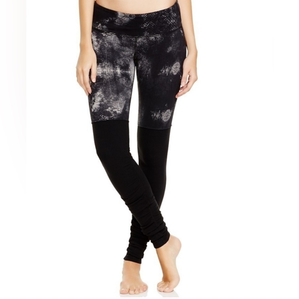 ALO Yoga High Waisted Goddess Leggings size S Black White Tie Dye Pants - Picture 1 of 6